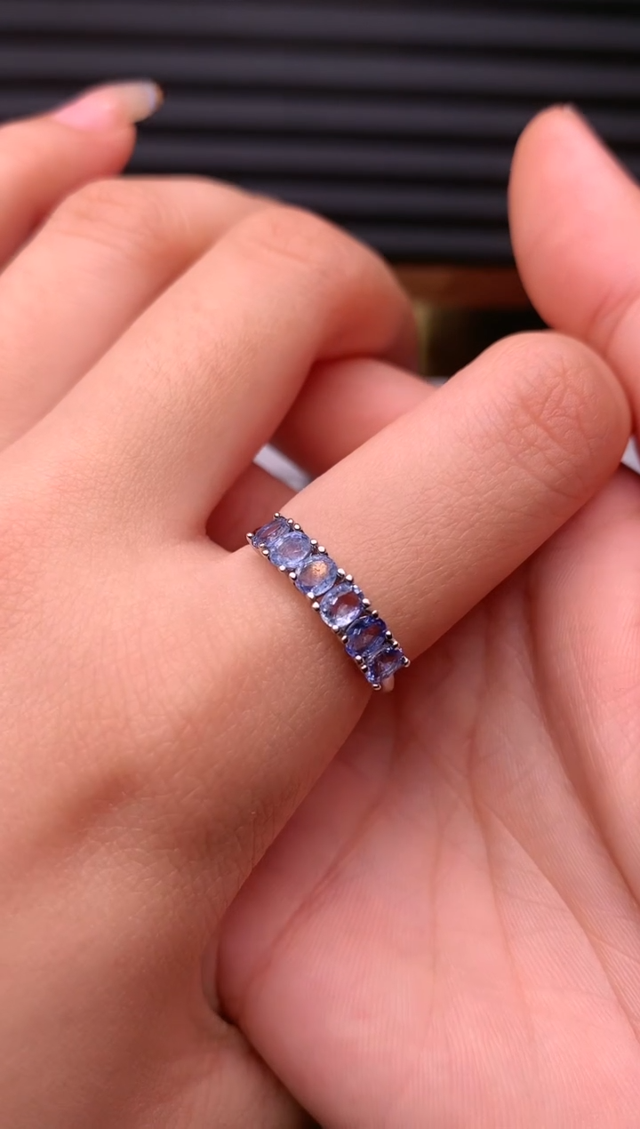 【闪购商品】蓝宝石戒指银S925镶嵌........