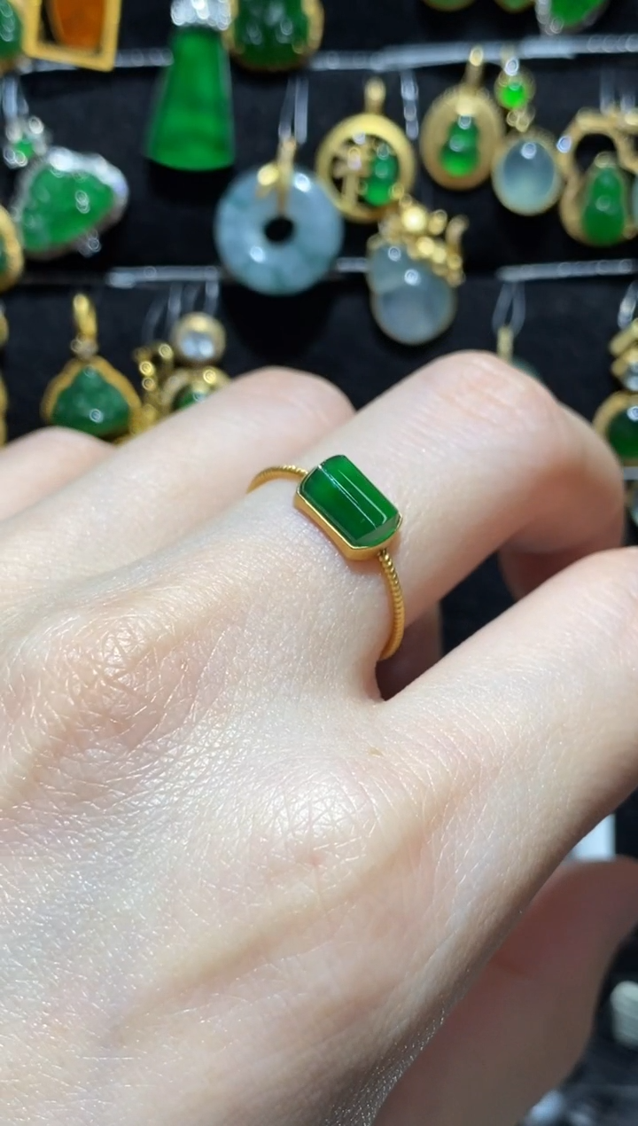 【闪购商品】翡翠戒指18K金镶嵌戒指
