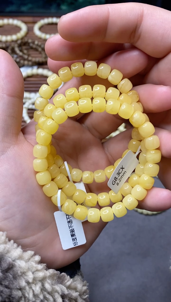 【闪购商品】蜜蜡手串未镶嵌8.2mm老型微瑕多样性发其一