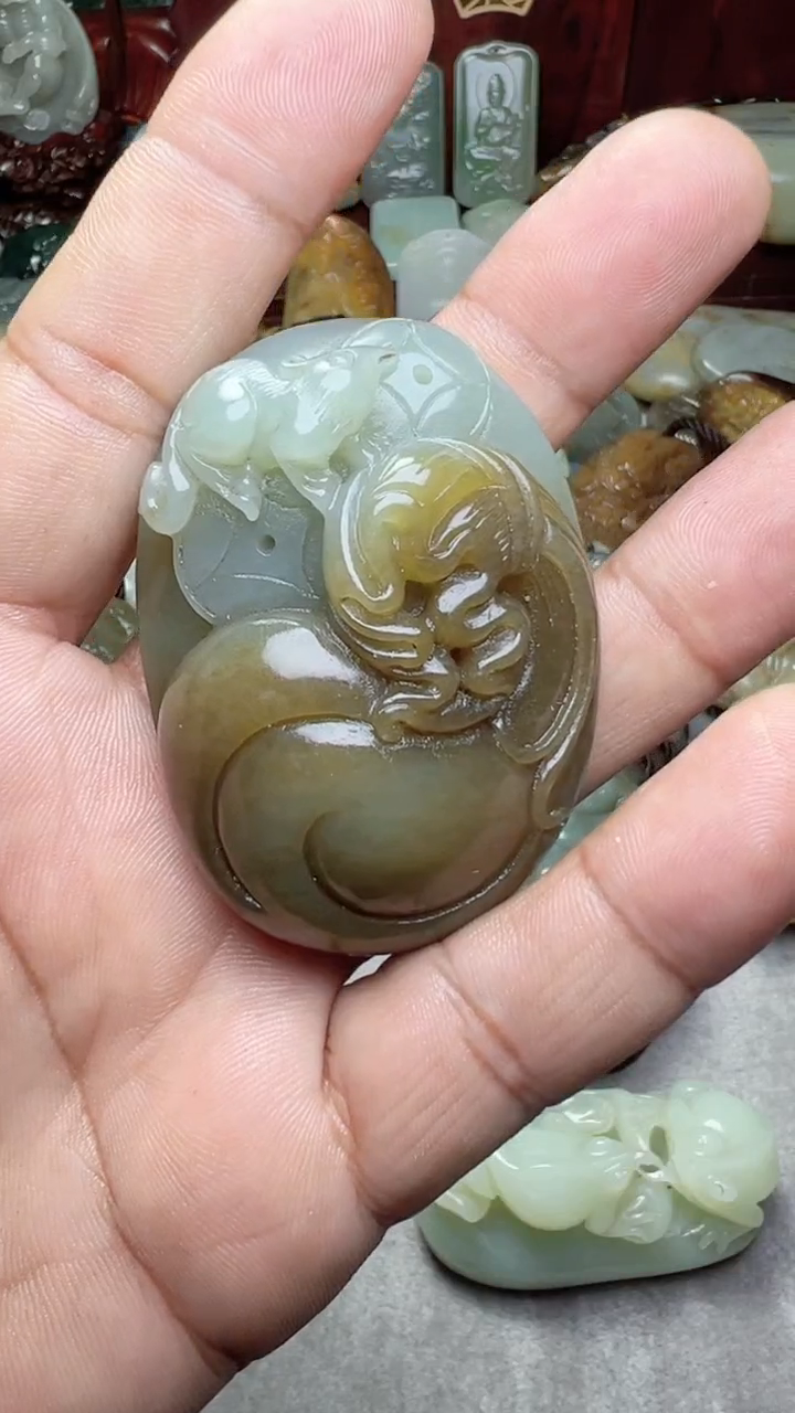 和田玉未镶嵌把件-