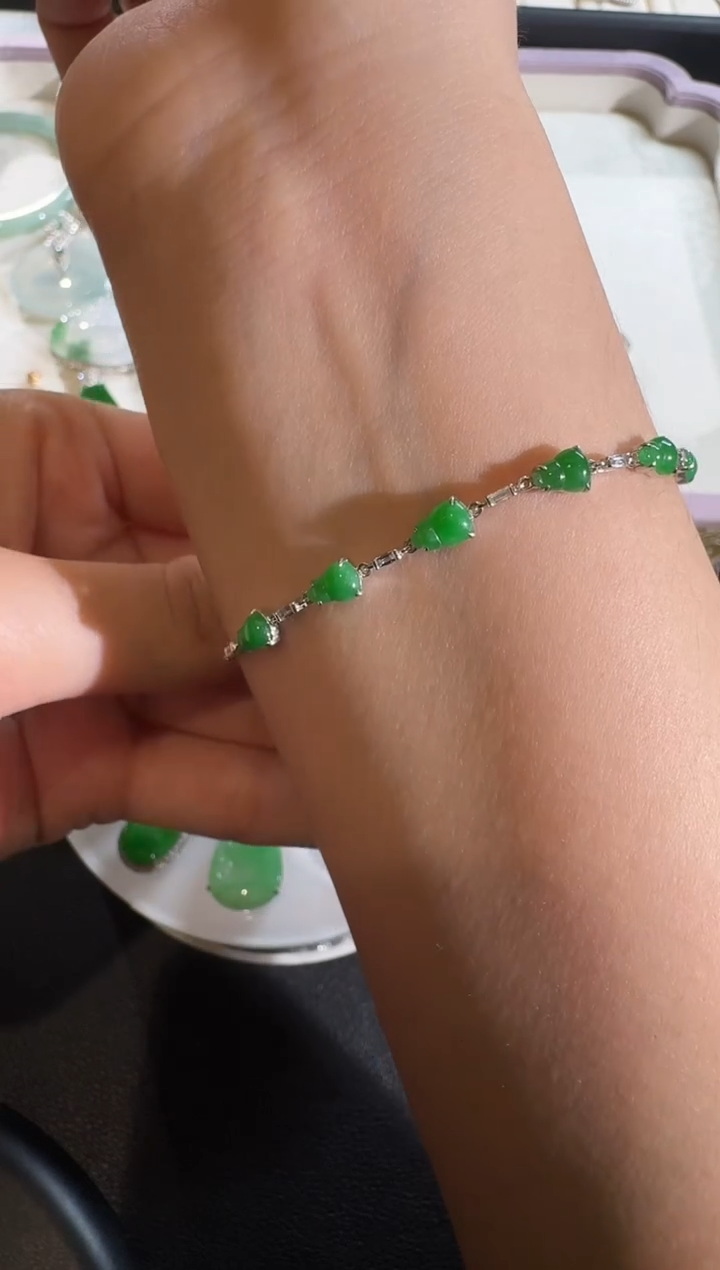 【闪购商品】翡翠吊坠(不含链)18K金镶嵌【源头工厂】钻石镶嵌手链