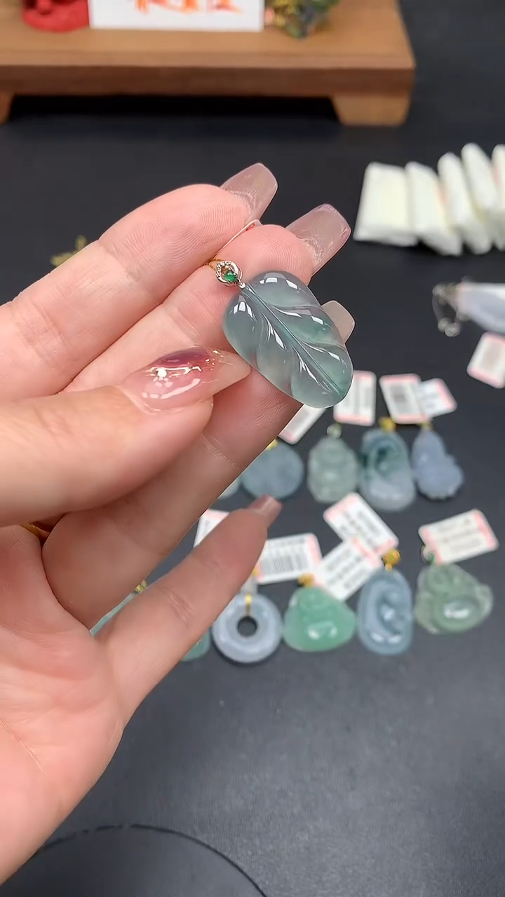 翡翠18K金镶嵌吊坠(不含链)MS161010