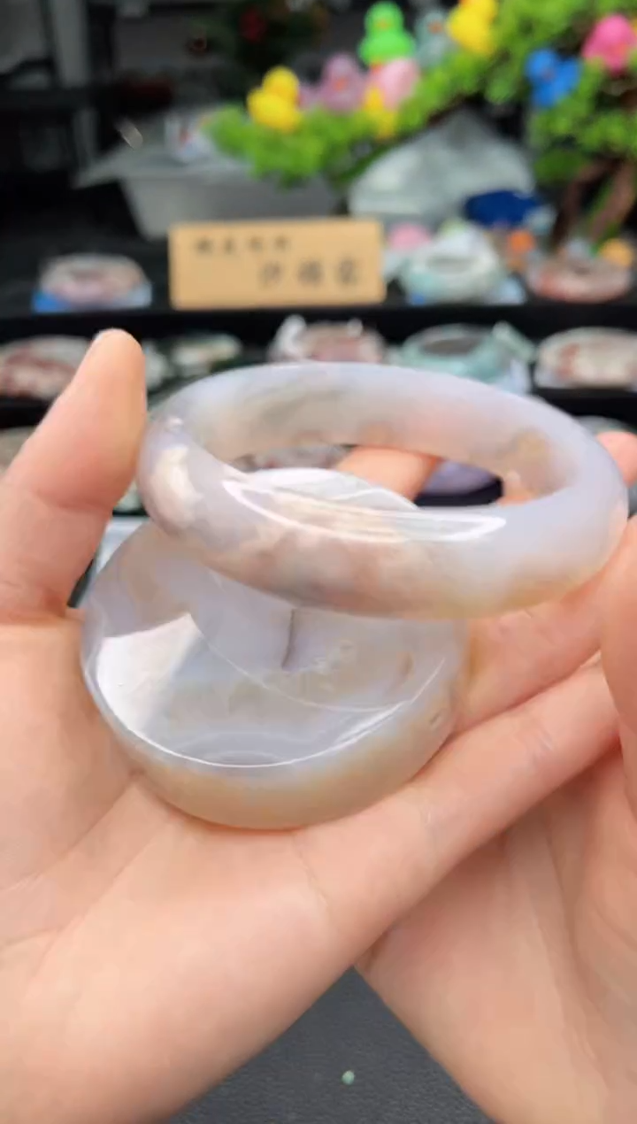 石英质玉未镶嵌手镯69圈口（赠品镯心）6918368