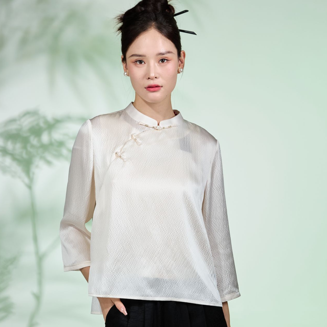 格格素心从简-桑蚕丝手工盘扣荔枝纹立领七分袖衬衫GB2AN020603