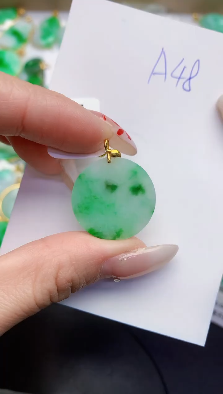 【闪购商品】翡翠颈饰18K金镶嵌0000000000