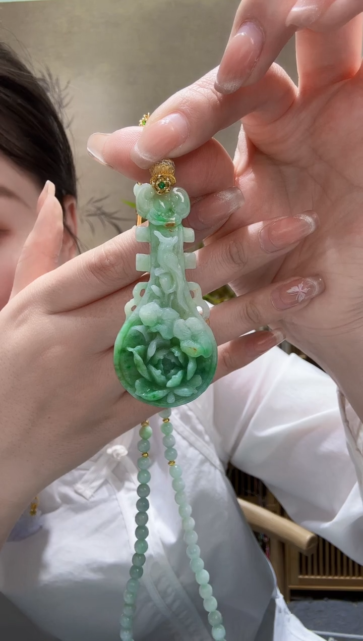 翡翠未镶嵌颈饰吊坠