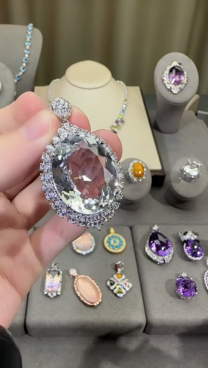 颈饰银S925镶嵌水晶20*25mm60ct白水晶