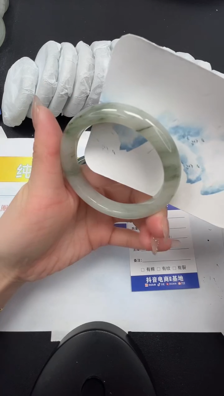 【闪购商品】石英质玉手镯合金215-54.6