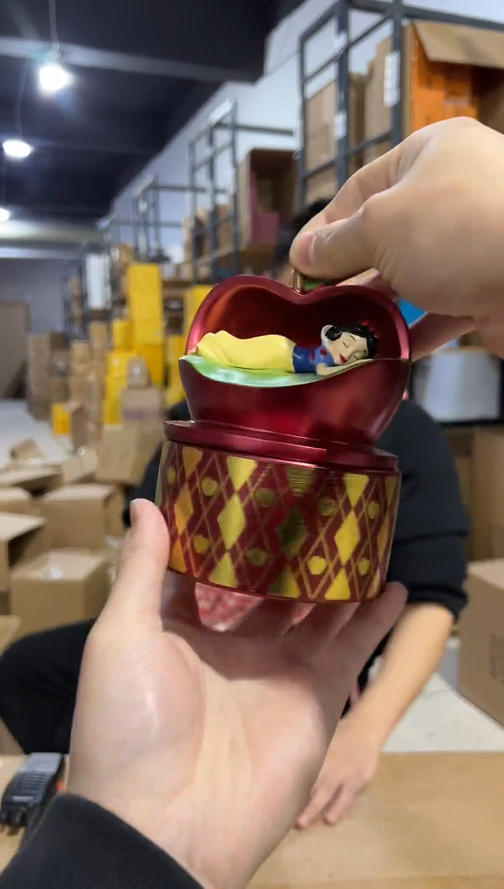 【闪购商品】杯原盒白雪公主苹果首饰盒