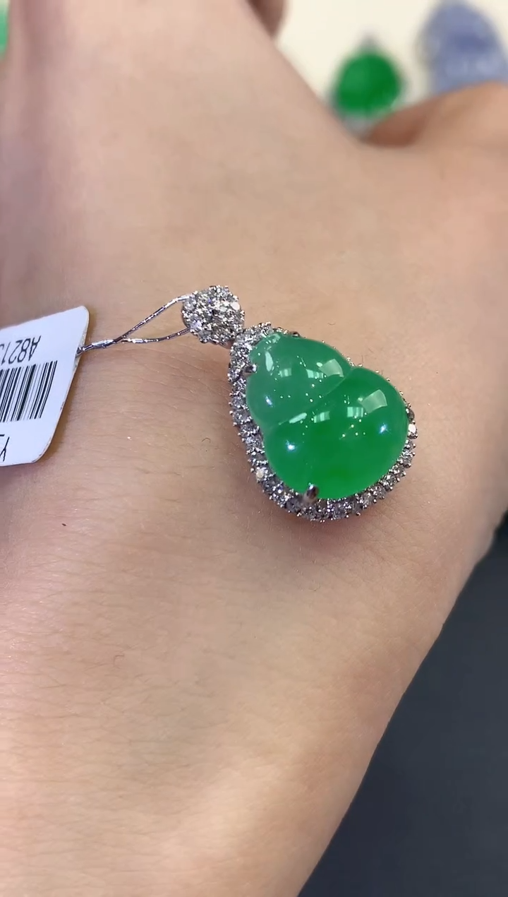 【闪购商品】翡翠吊坠(不含链)18K金镶嵌C67