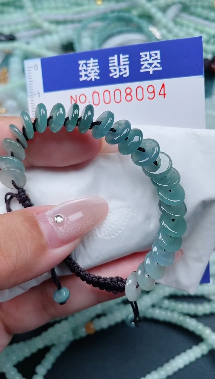 翡翠未镶嵌颈饰.0008094