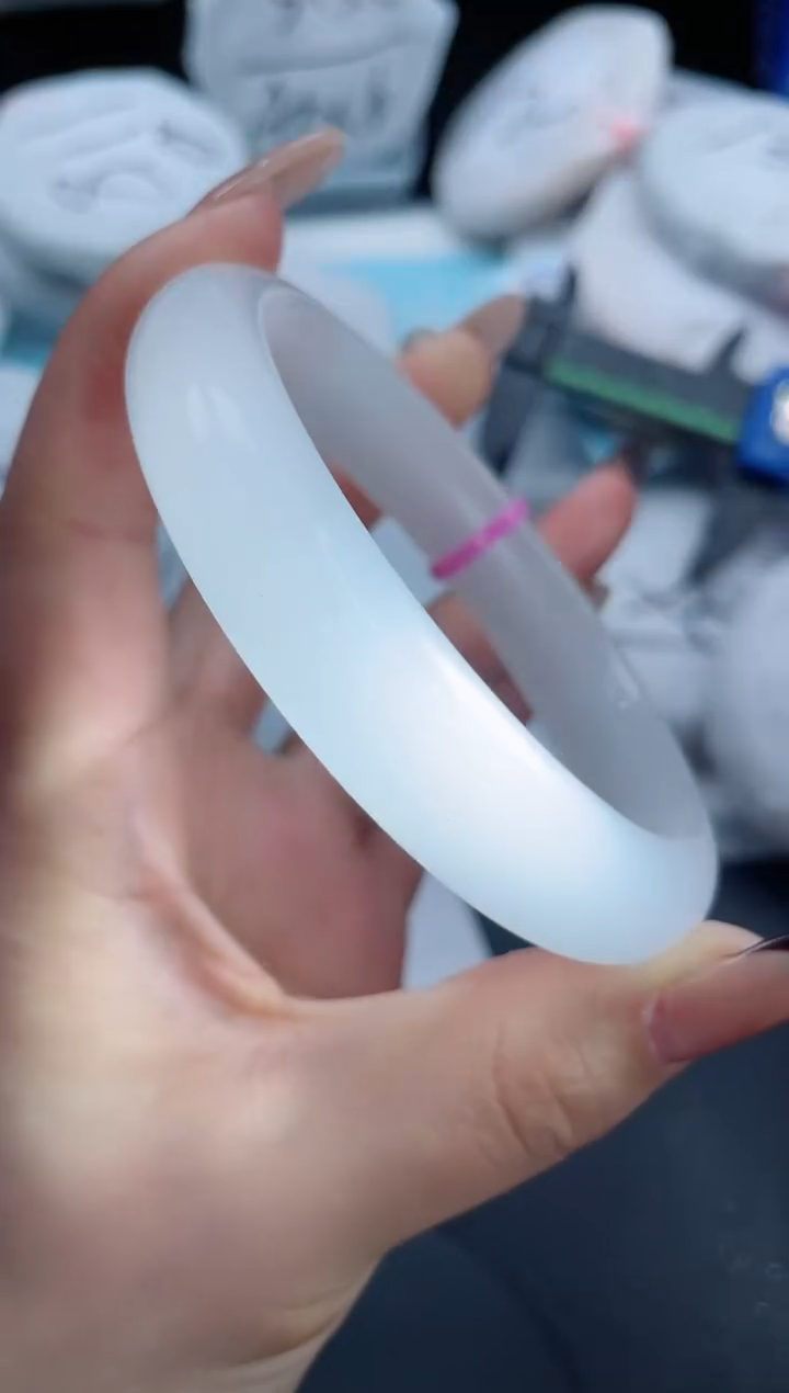 【闪购商品】石英质玉手镯未镶嵌13S92-63