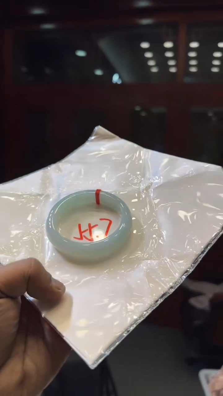 【闪购商品】翡翠手镯未镶嵌手镯