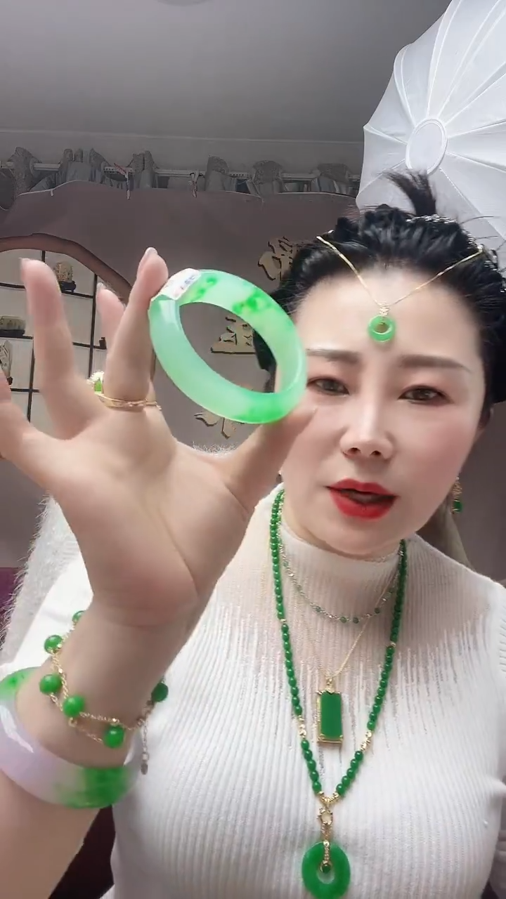 【闪购商品】翡翠手镯未镶嵌60圈口