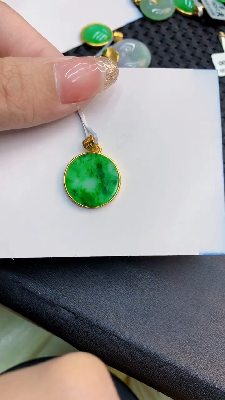 翡翠银S925镶嵌颈饰            8