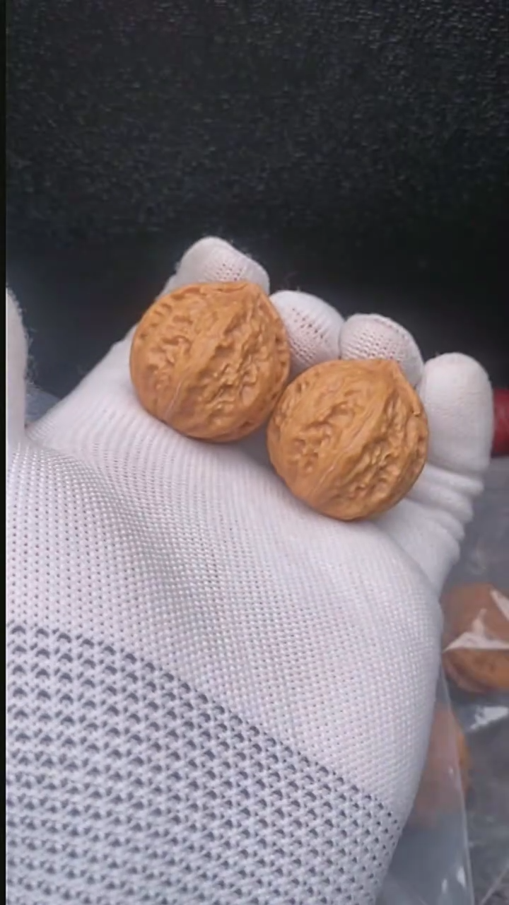 【闪购商品】文玩核桃把件玉龙粗筋