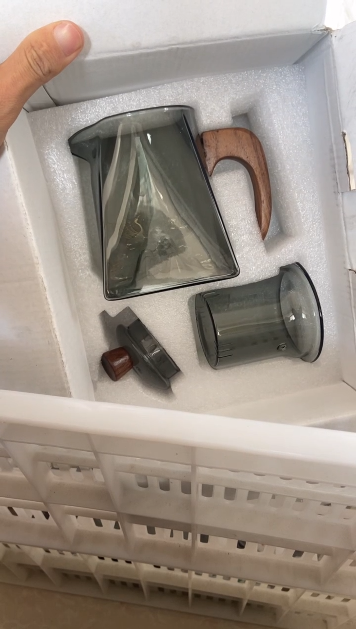 杯无运费险有瑕疵的摄影的产品有使用过的痕迹有点脏介意勿拍