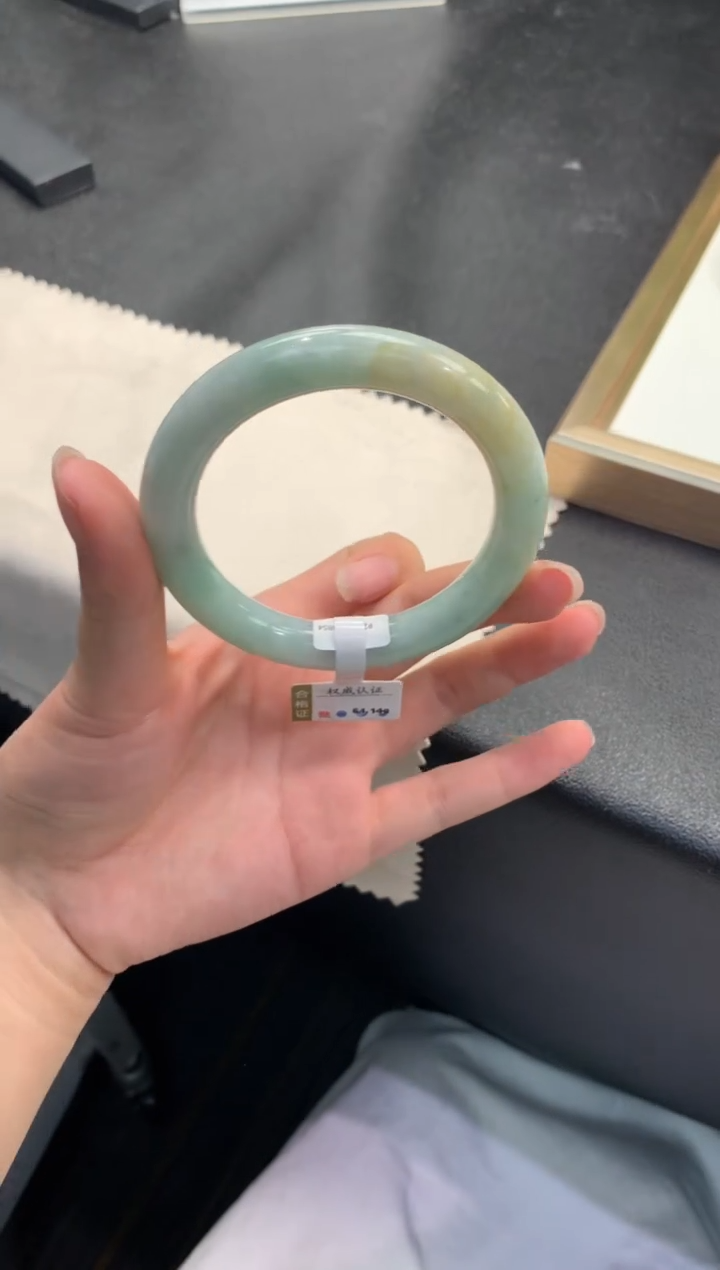 【闪购商品】翡翠手镯（贵妃镯）未镶嵌..........