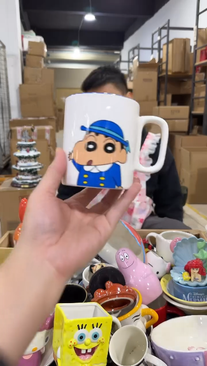 瓷片小新校服水杯