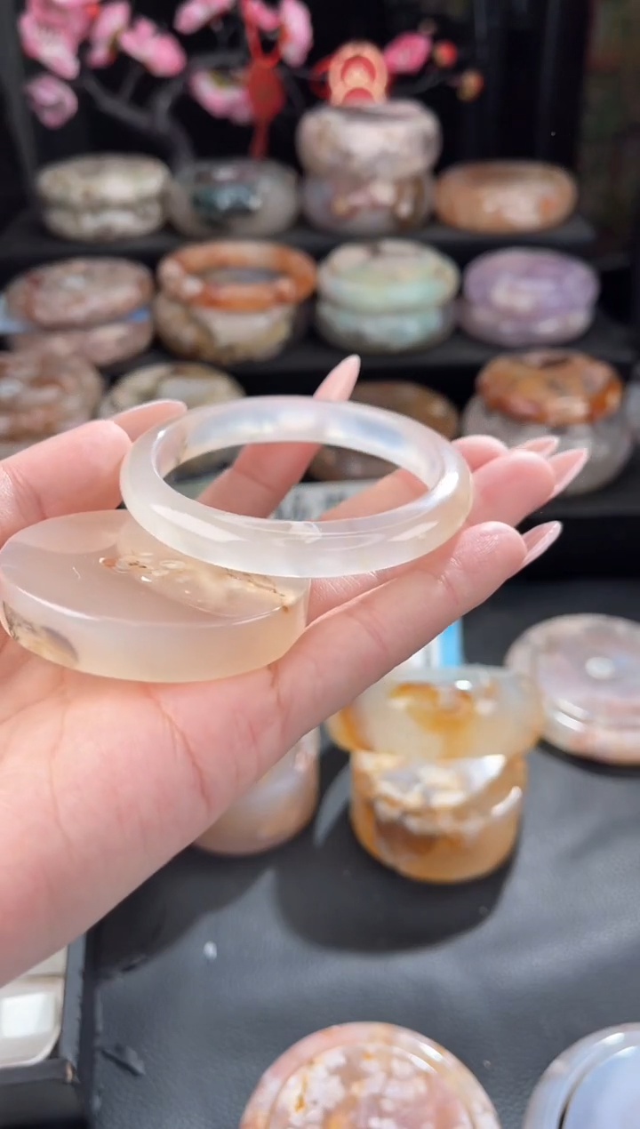 【闪购商品】石英质玉手镯未镶嵌樱花玛瑙53