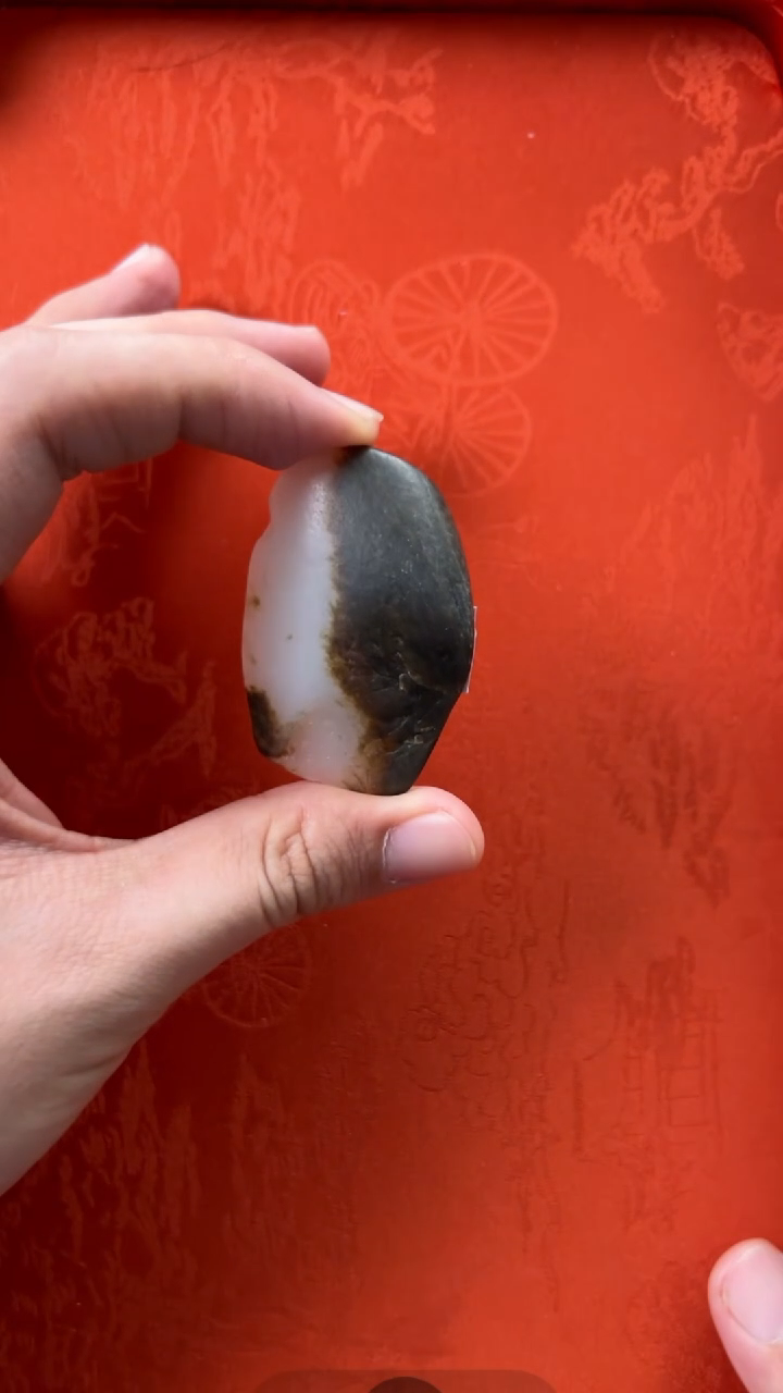 【闪购商品】和田玉挂件未镶嵌双色原石