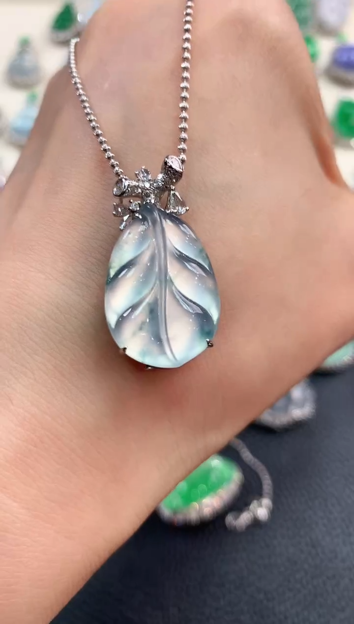 【闪购商品】翡翠吊坠(不含链)18K金镶嵌n71       