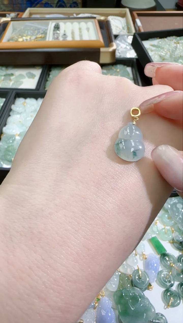 【闪购商品】翡翠颈饰未镶嵌25021091