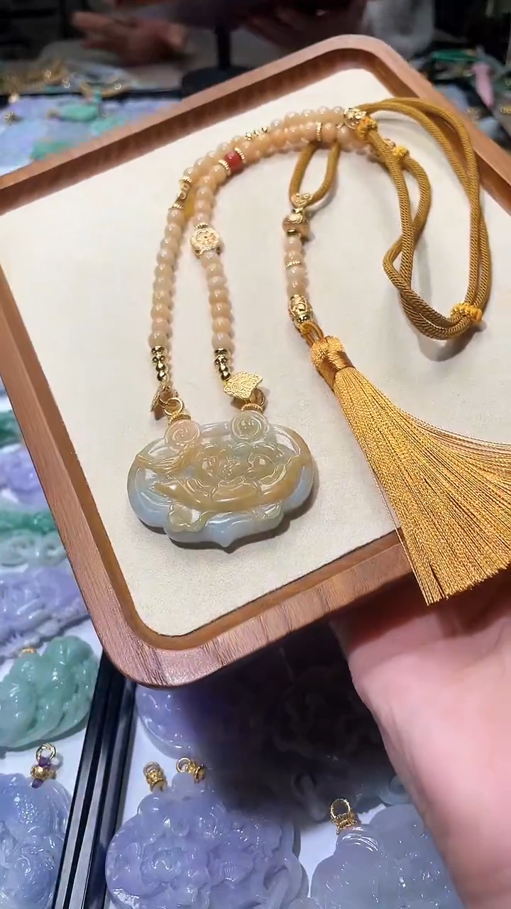 【闪购商品】翡翠颈饰未镶嵌吊坠