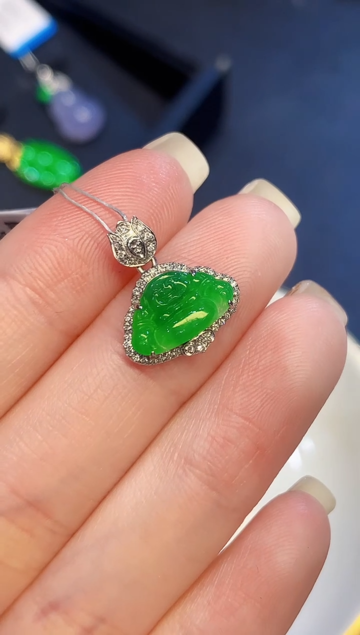 吊坠(不含链)18K金镶嵌翡翠L1291多样性发其一