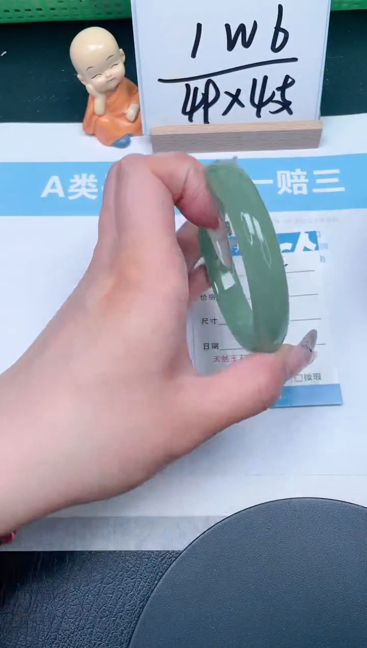【闪购商品】石英质玉手镯未镶嵌112-60