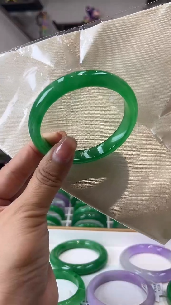 【闪购商品】砖雕a82 圈口60 独货手镯