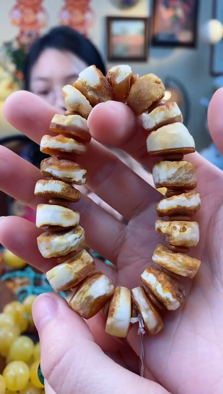 【闪购商品】琥珀手串未镶嵌手串