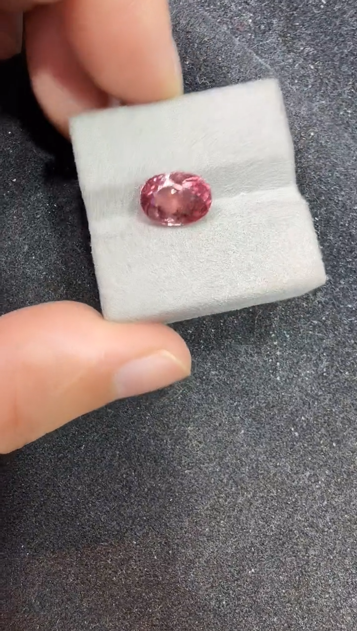 未镶嵌定制定制石榴石天然芬达3.32克拉