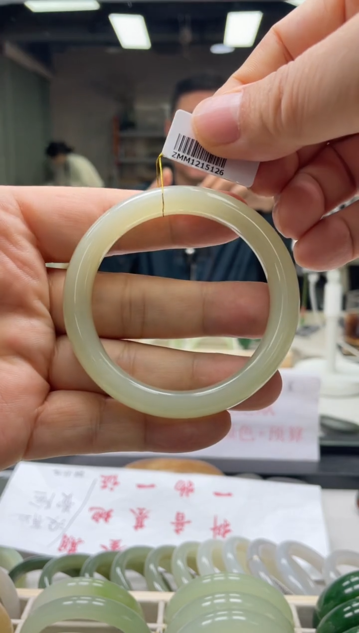 【闪购商品】和田玉手镯未镶嵌编码5126 圈口54-55