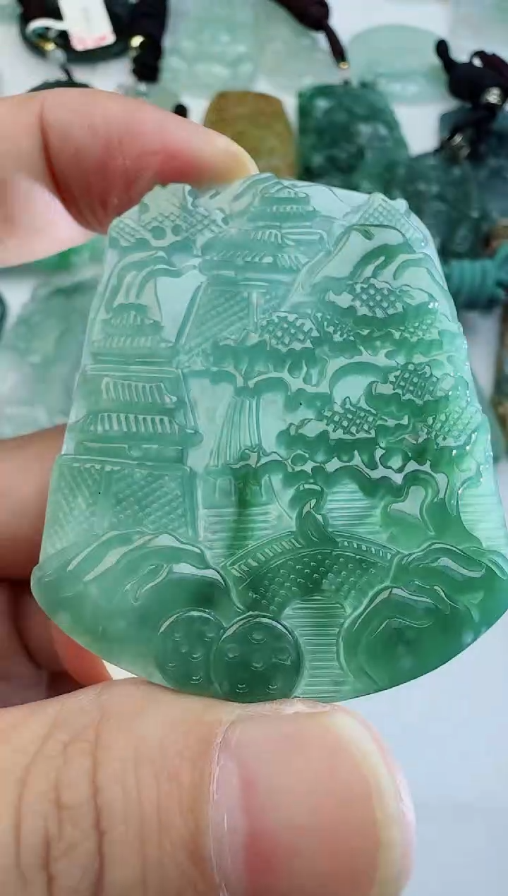 【闪购商品】翡翠颈饰未镶嵌多样性随机发其一