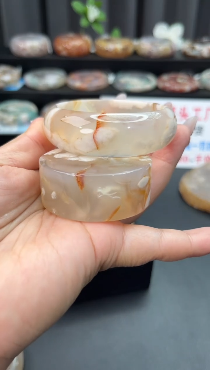 未镶嵌手镯石英质玉（52圈口）赠送镯心 无证书