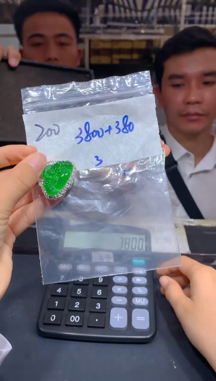 【闪购商品】定制翡翠未镶嵌200吊坠多样性拍一发一毛货定制抛光