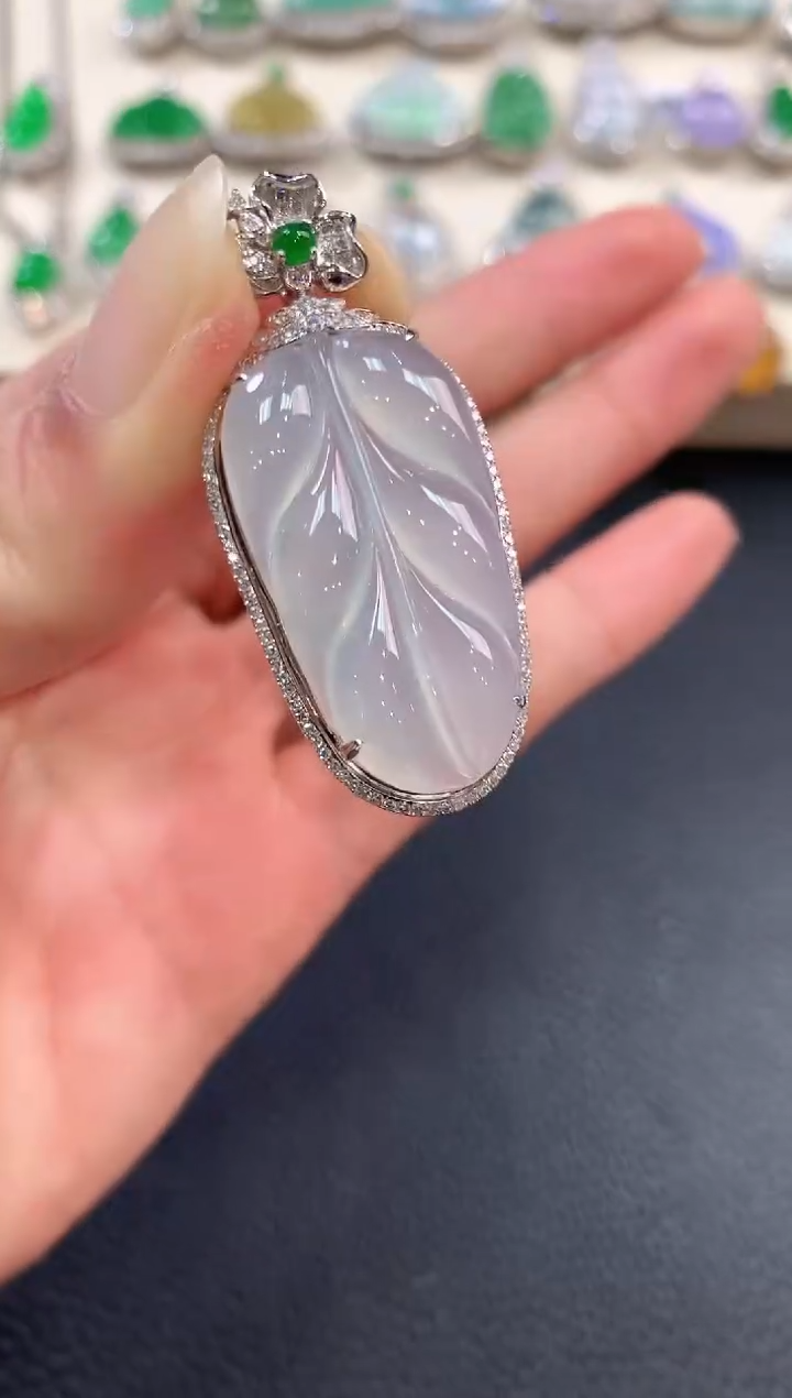 【闪购商品】翡翠吊坠(不含链)18K金镶嵌b66       