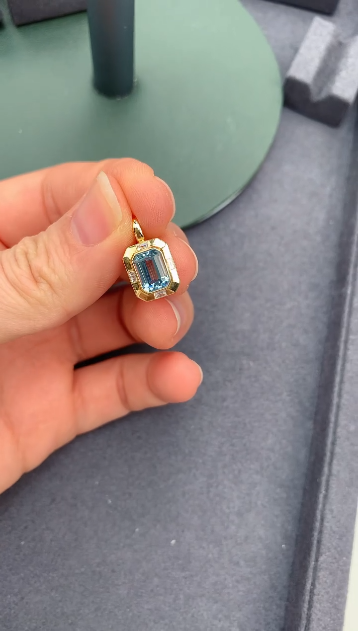 【闪购商品】海蓝宝石颈饰18K金镶嵌1.3ct海蓝宝吊坠