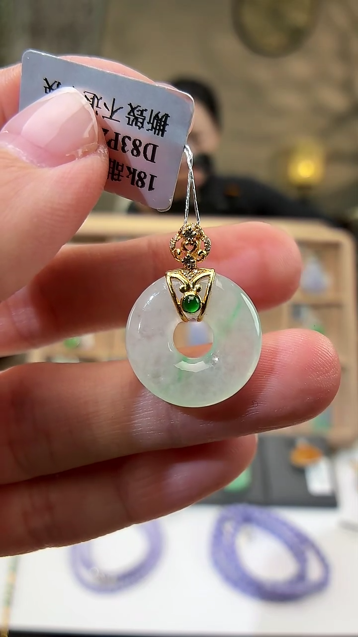 吊坠(不含链)18K金镶嵌翡翠甜甜圈