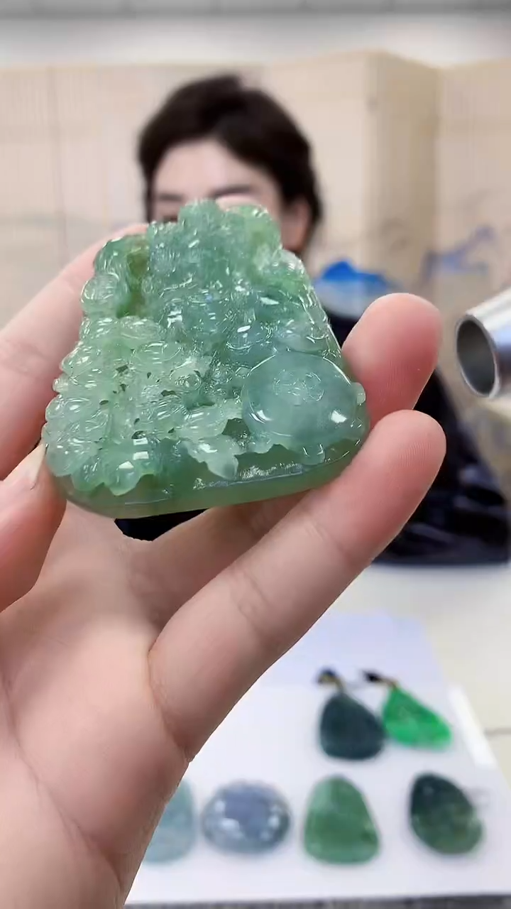 【闪购商品】定制翡翠未镶嵌4829bb-毛货挂件83