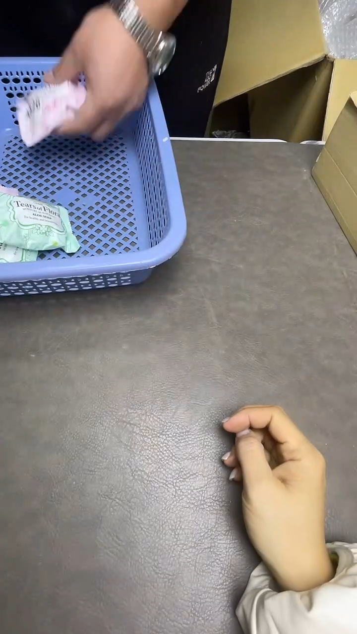 瓷片是**呀默认微瑕，谨慎参拍A526