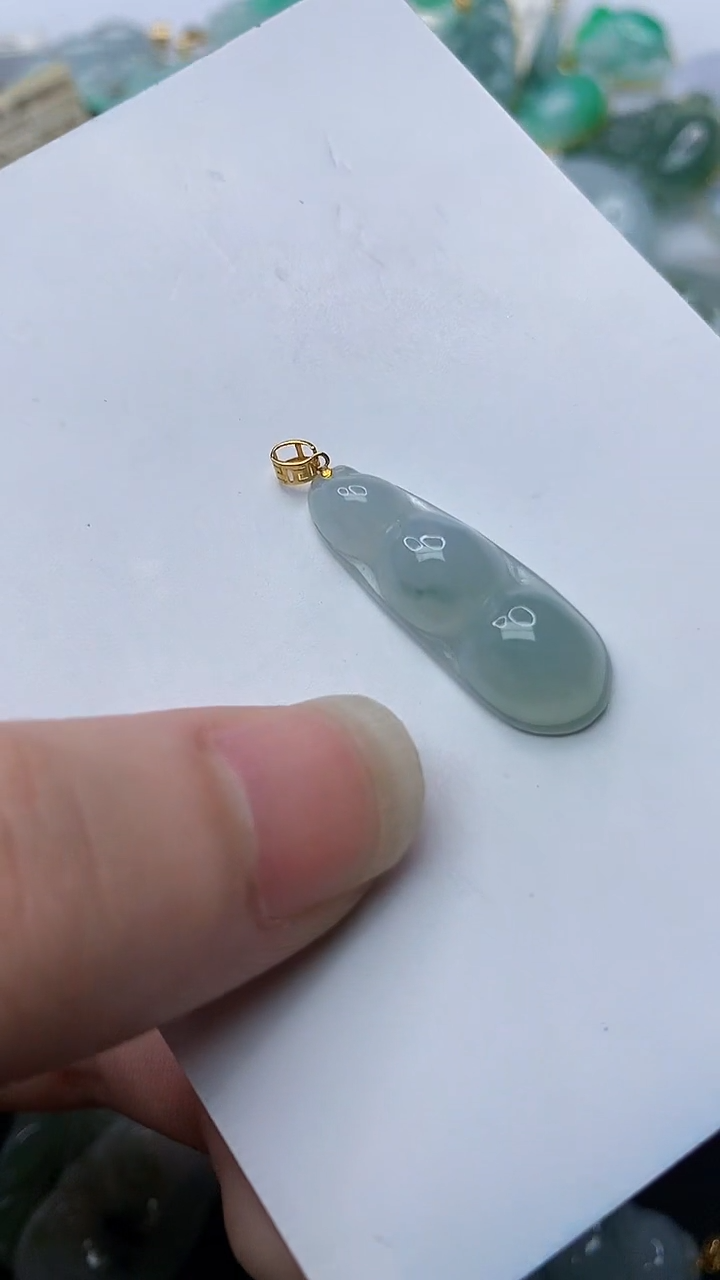 【闪购商品】翡翠颈饰18K金镶嵌40......