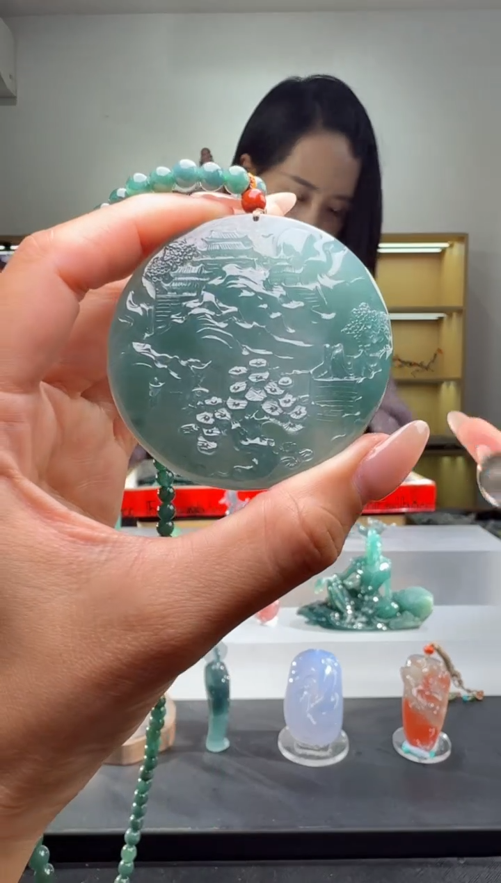 吊坠(赠链)未镶嵌翡翠山水牌（多样性发其一）