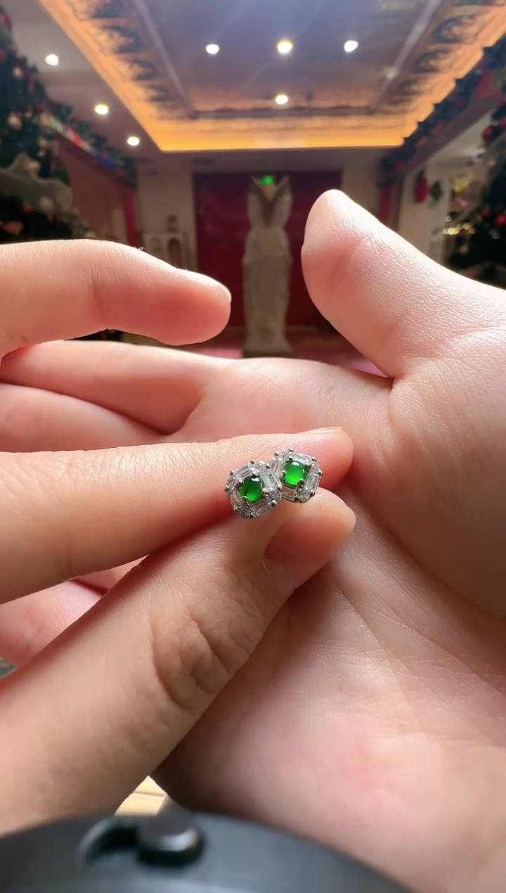 【闪购商品】翡翠吊坠(不含链)未镶嵌翡翠