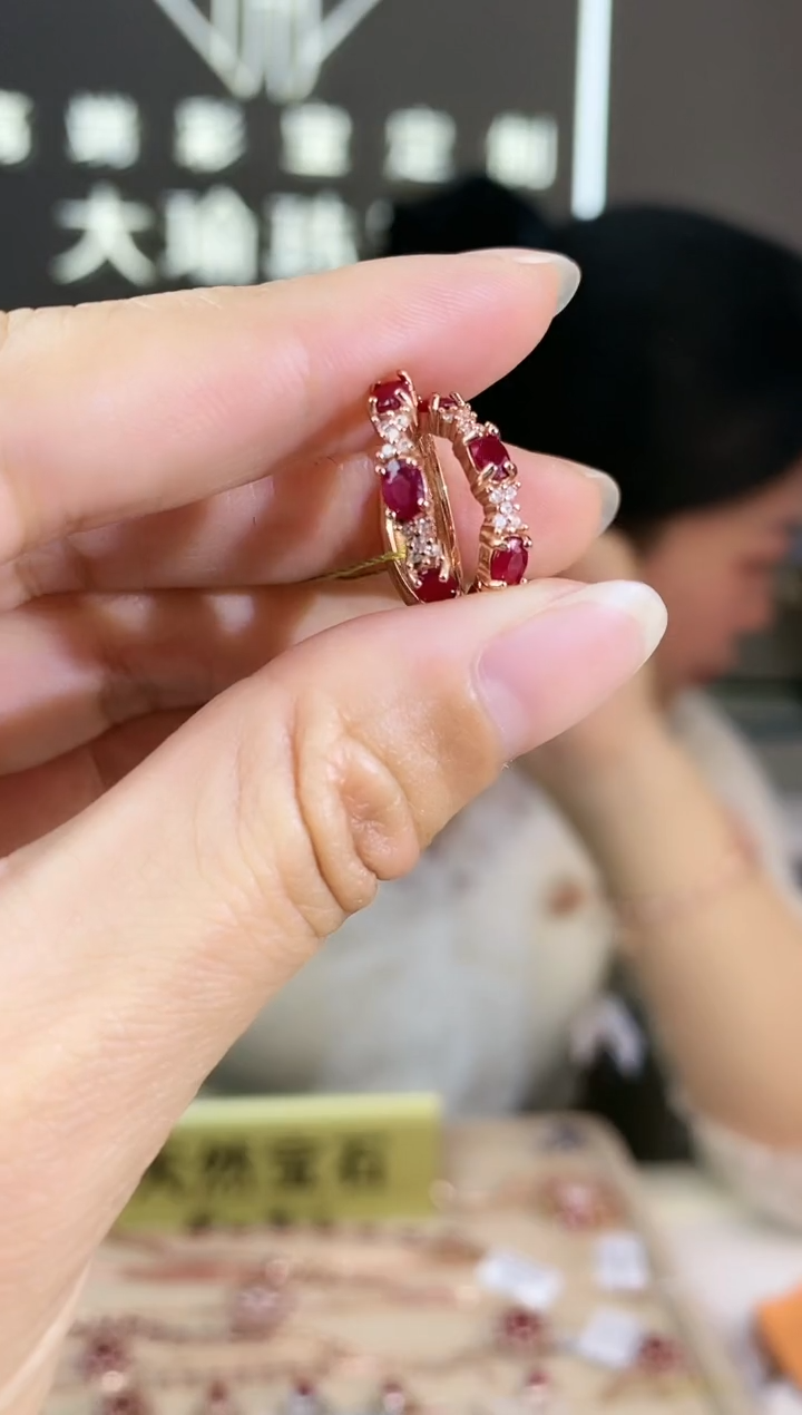 【闪购商品】红宝石耳饰银S925镶嵌耳饰