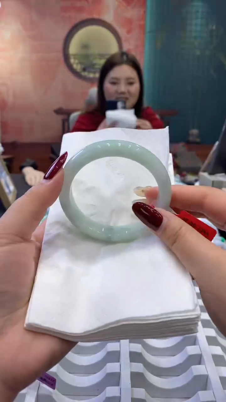 【闪购商品】翡翠手镯未镶嵌多人0017571