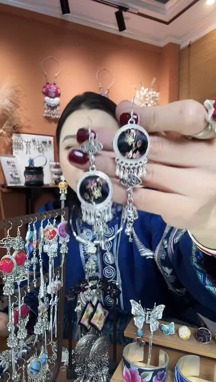 【闪购商品】刺绣纯手工民族风耳环