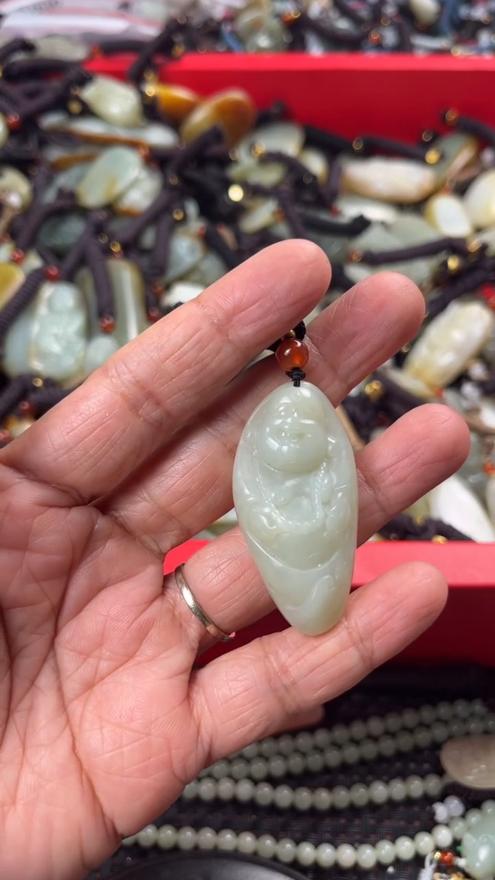 【闪购商品】和田玉颈饰未镶嵌多样性发货没有证书拍一发一有瑕