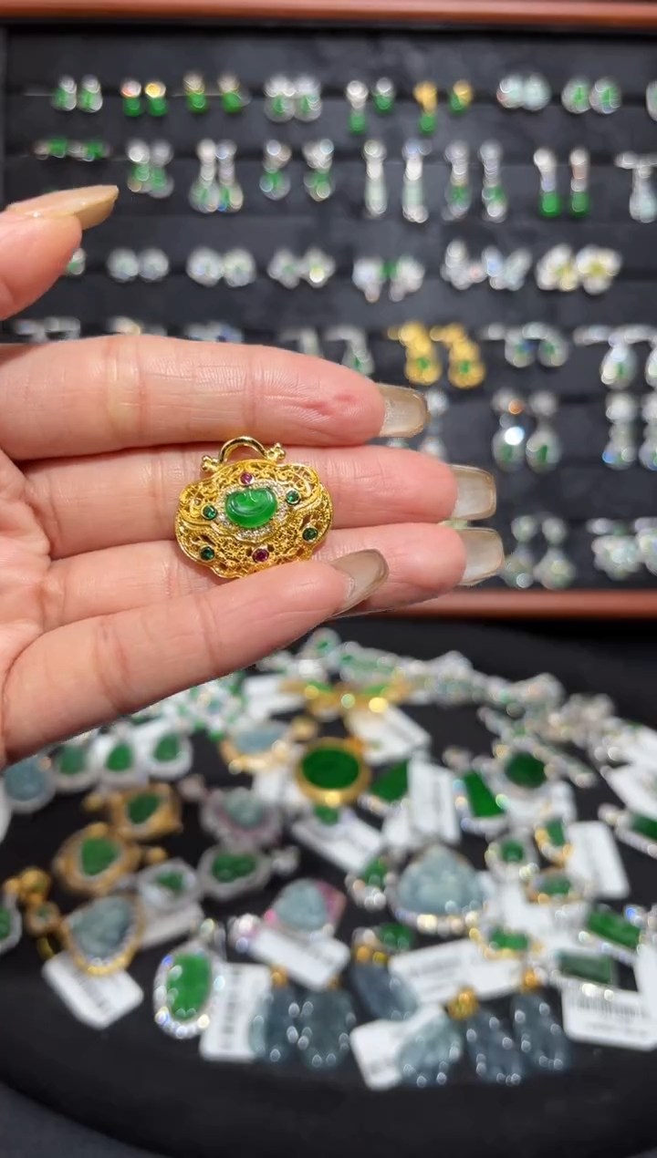 【闪购商品】翡翠颈饰未镶嵌蛋面/支持复检/一件